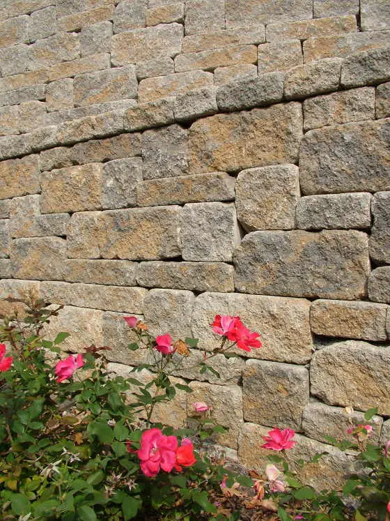 stone retaining wall