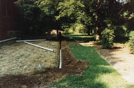 pvc pipe in narrow trench