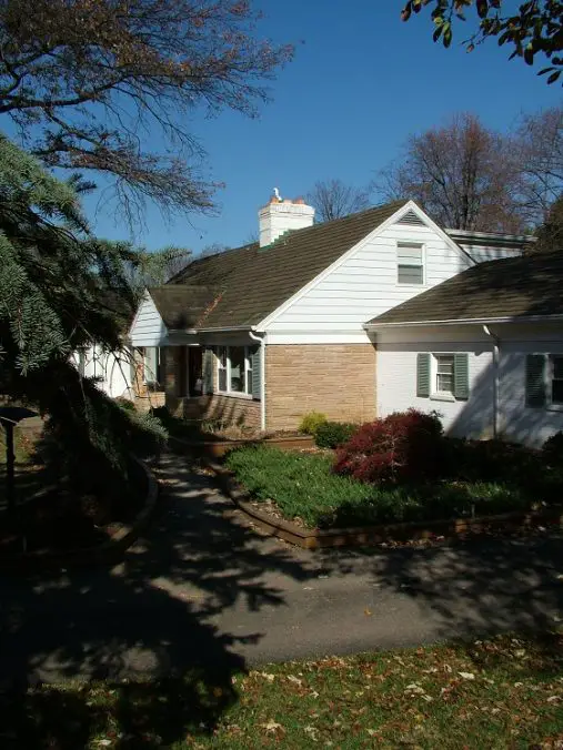Replace Vinyl Siding With Brick