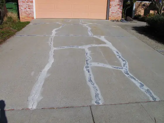 cracked concrete driveway