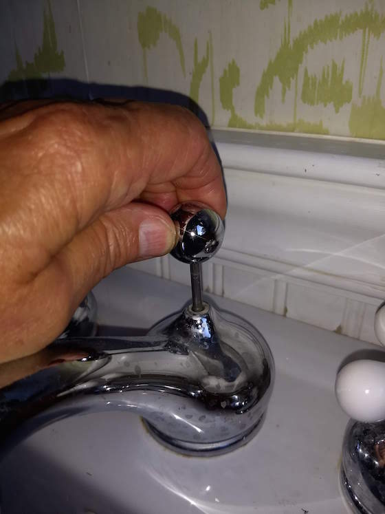 adjust bathroom sink stopper
