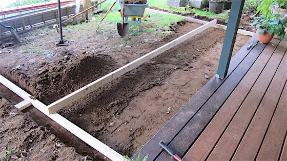 paver-patio-dig-dirt