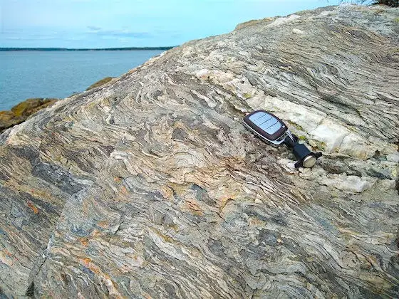 rock with no-key fob