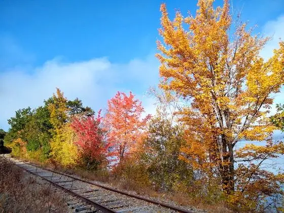 fall color lake winnisquam